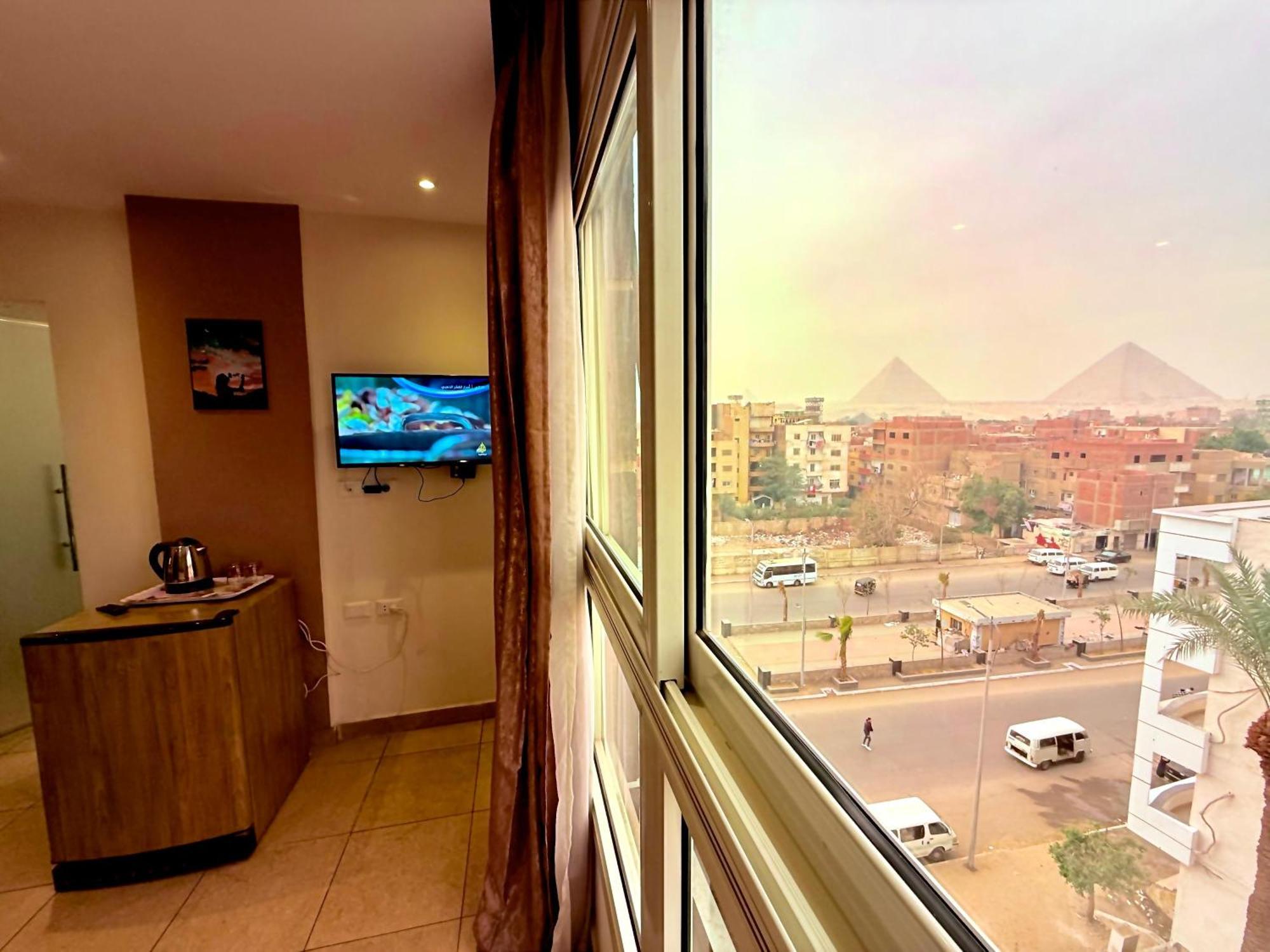 Topaz Pyramids View Inn Kafrat al Jabal Bagian luar foto